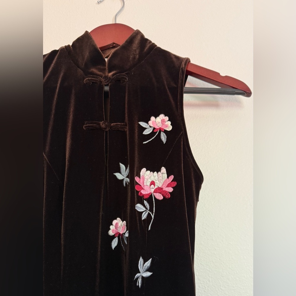 Adrianna Papell Brown velvet Maxi Dress with Pink Floral Detail - Picture 2 of 6